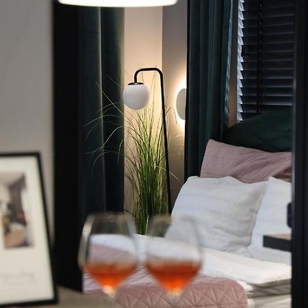 Urban Stay Tirana Deluxe Экстерьер фото