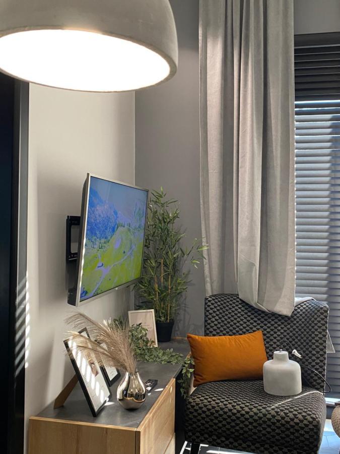 Urban Stay Tirana Deluxe Экстерьер фото
