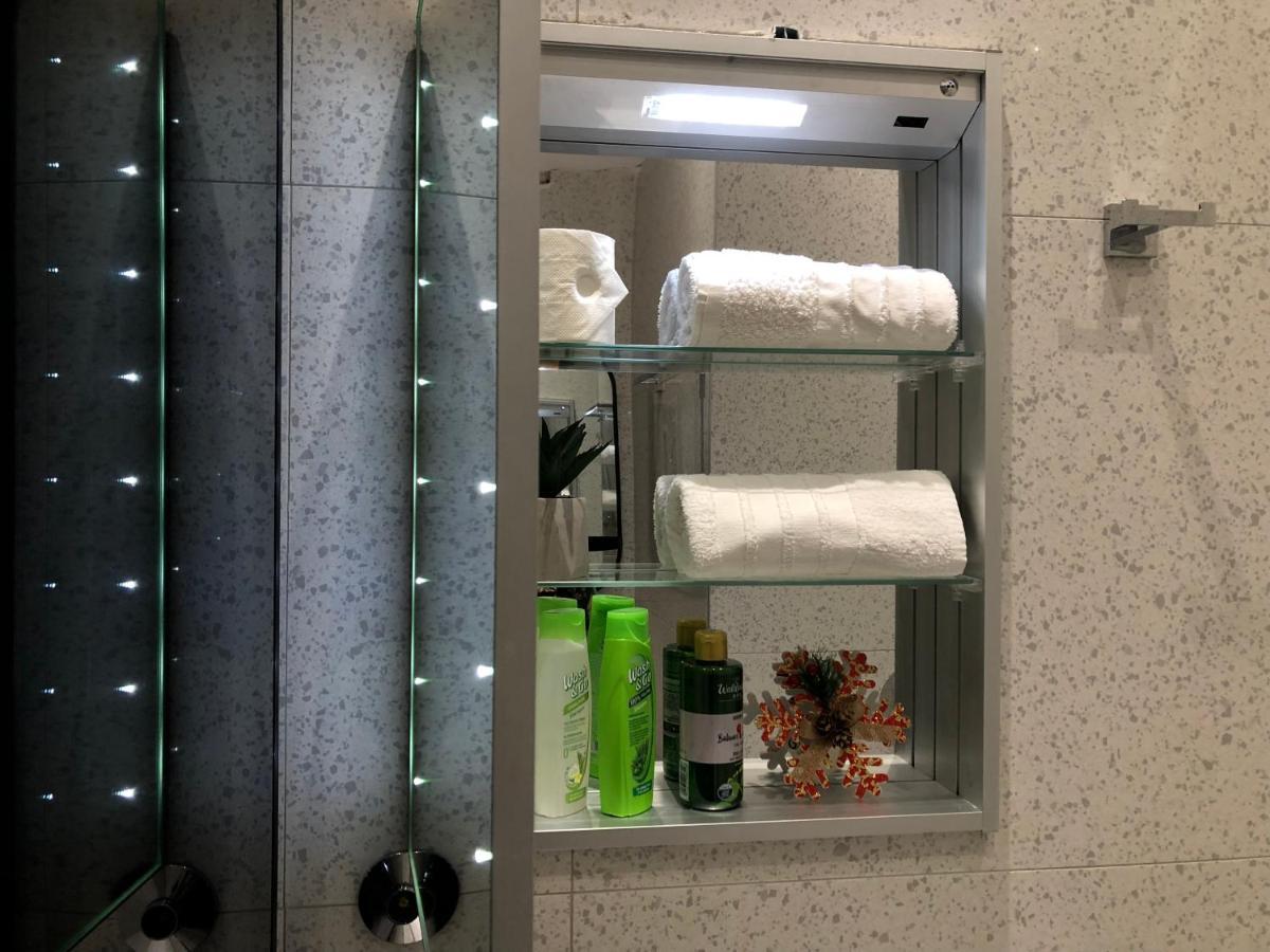 Urban Stay Tirana Deluxe Экстерьер фото
