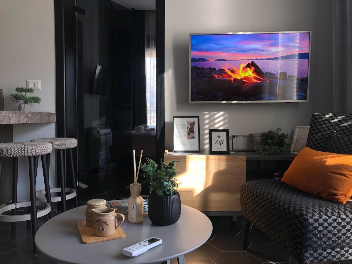 Urban Stay Tirana Deluxe Экстерьер фото