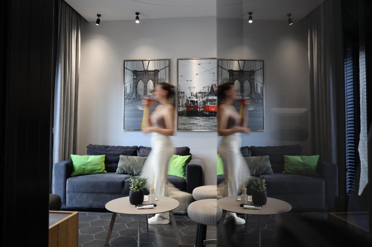 Urban Stay Tirana Deluxe Экстерьер фото