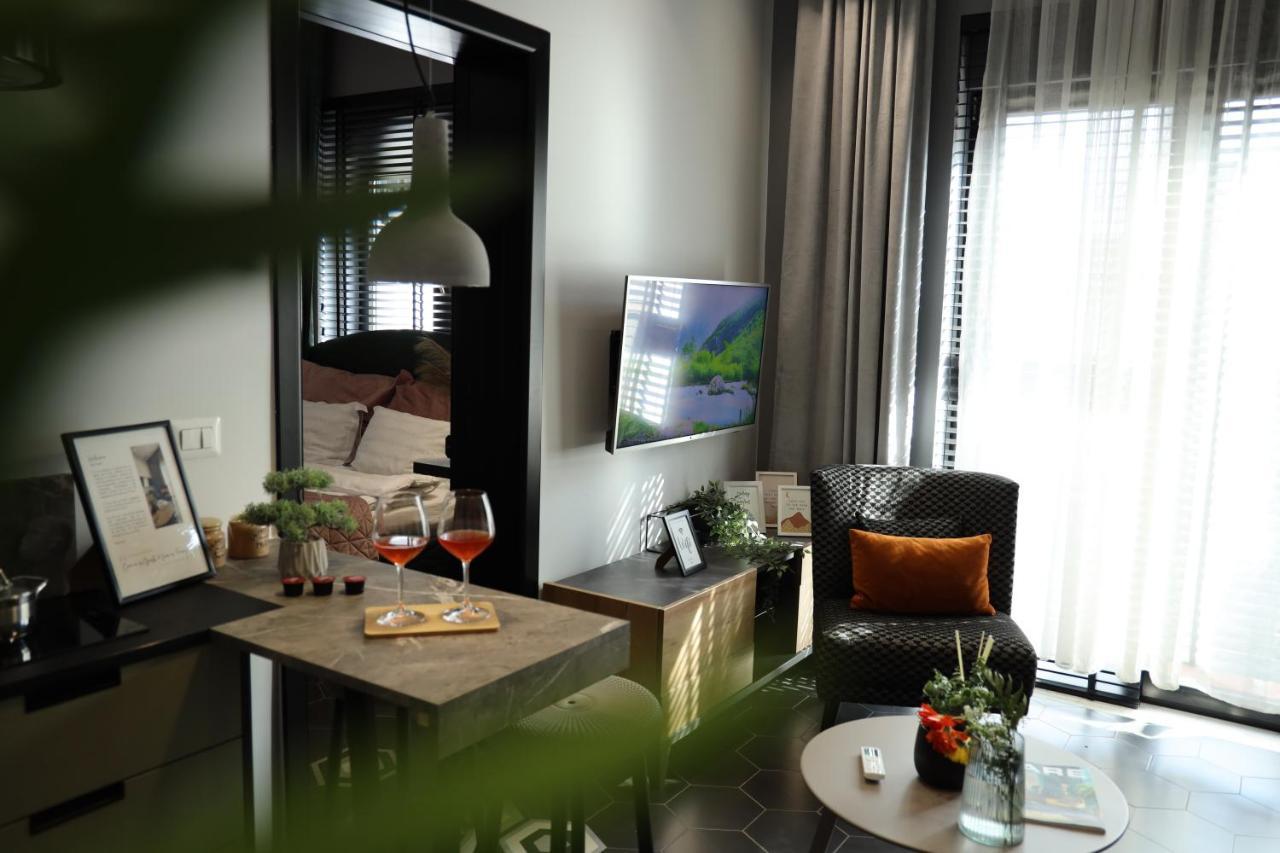 Urban Stay Tirana Deluxe Экстерьер фото