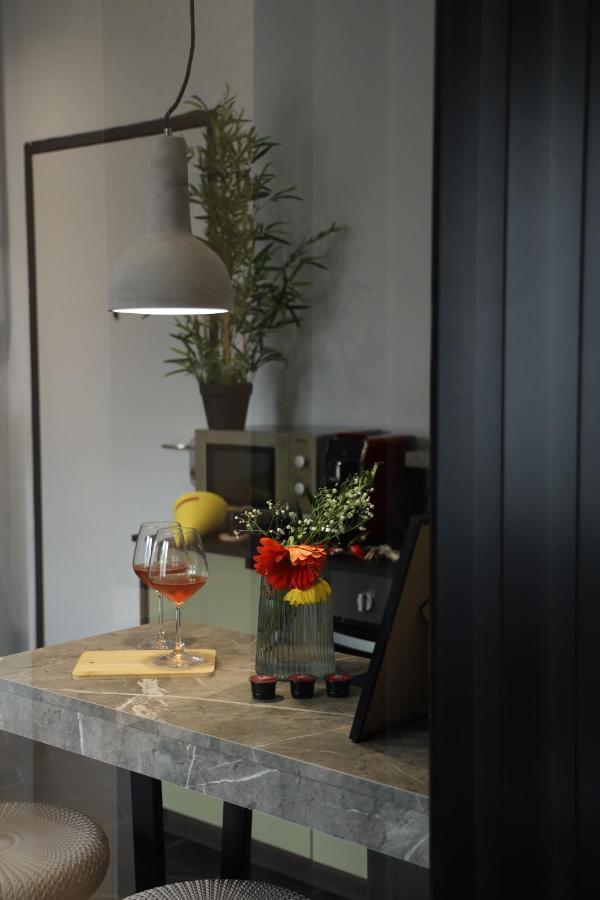 Urban Stay Tirana Deluxe Экстерьер фото