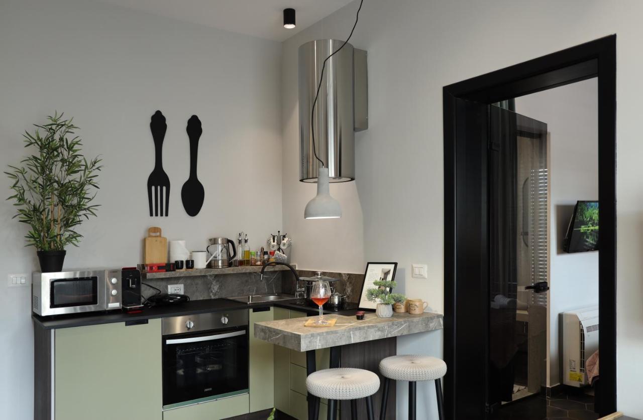 Urban Stay Tirana Deluxe Экстерьер фото